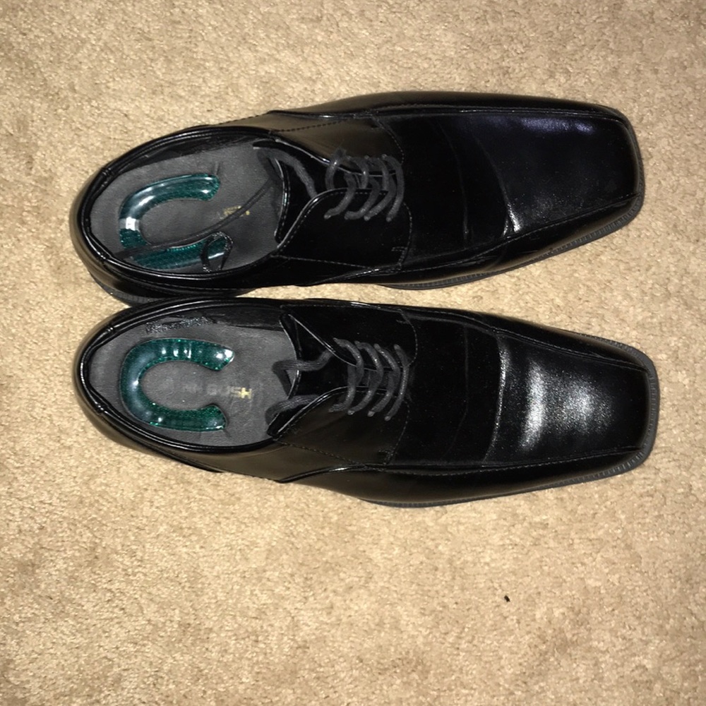 Dress shoes